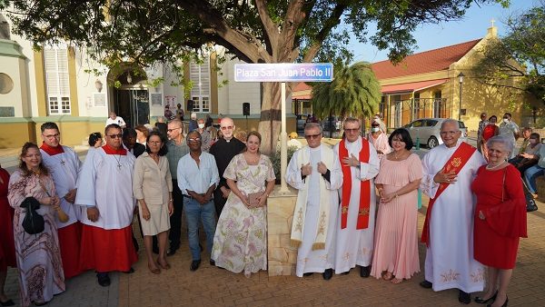 Prome Minister Presente Na E Ceremonia Di Desvelacion Di Plaza San Juan Pablo Ii 160 Plaza ....2