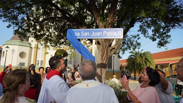 Prome Minister Presente Na E Ceremonia Di Desvelacion Di Plaza San Juan Pablo Ii 162 Plaza ..04
