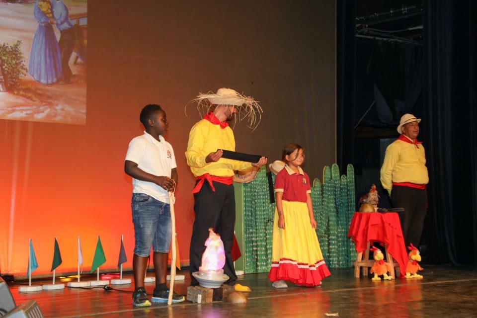 Presentacion Escolar 2022 Dera Gay 004