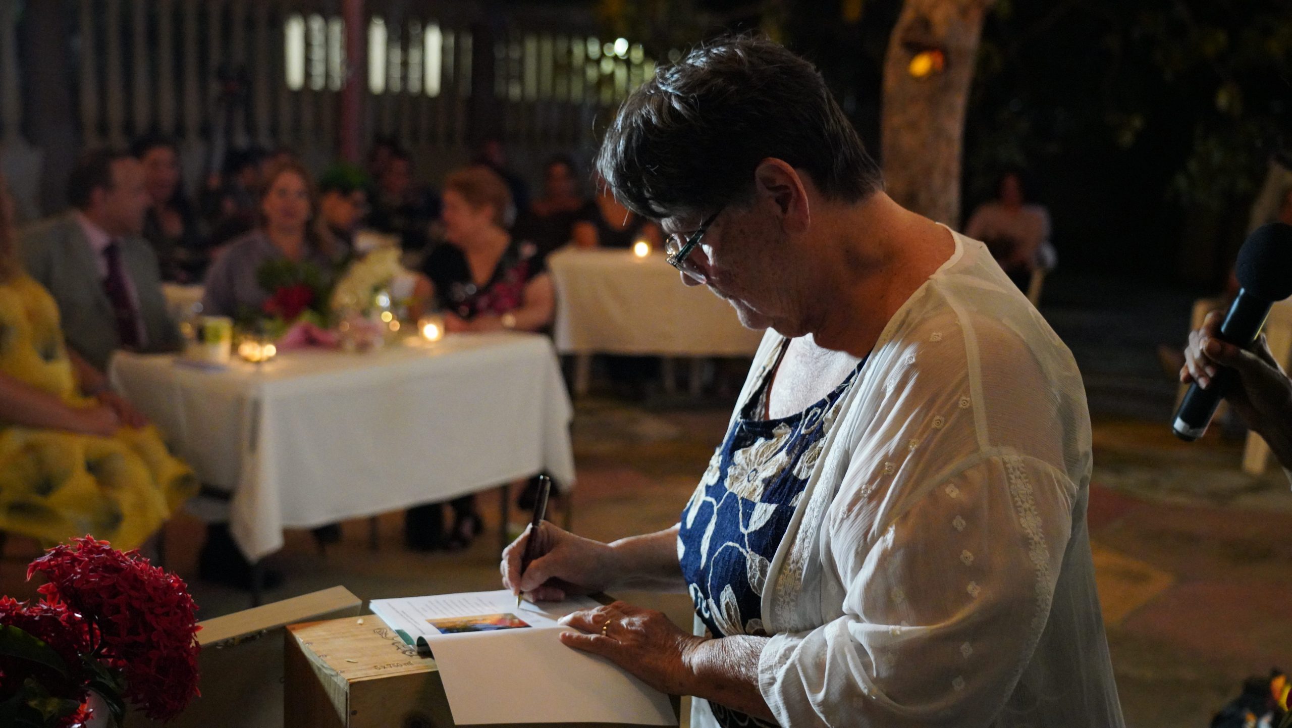 Prome Minister Presente Na Presentacion Di Buki Di Poesia Di Sra. Letitia Wever 160 Presentacion Poesia 6 Scaled