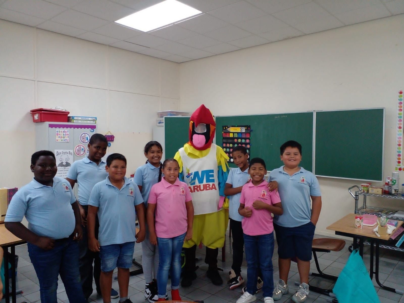 Wewe Mascota Di Weganan Escolar A Bishita Scol Paso Pa Futuro 161 Scol Paso Pa Futuro 3