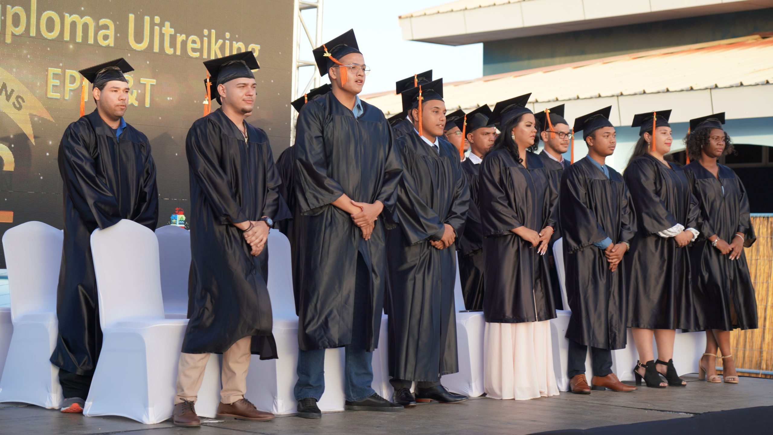 Pabien Na Graduadonan Di Epi Di Sector Ciencia Y Tecnologica Y Exito Den Proximo Etapa Di Bida 164 Epi6 Scaled