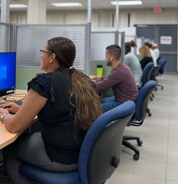 Qredits Aruba Den Colaboracion Cu Ministerio Di Asuntonan Economico, Comunicacion Y Desaroyo Sostenibel Ta Anuncia E Inicio Di E Di Dos Programa Di &Quot;Beyourownboss” Fall Course 160 2Beyourownboss