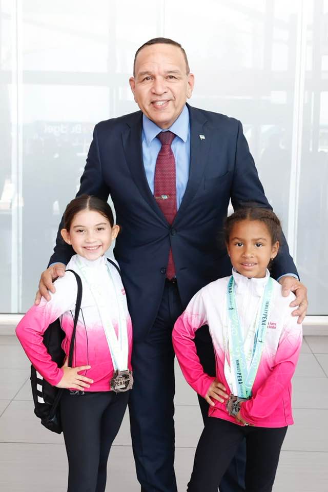 Minister Endy Croes Ta Felicita Cga Avanse Cu A Haci Un Tremendo Trabou Na Republica Dominicana 162 Gymnastic4