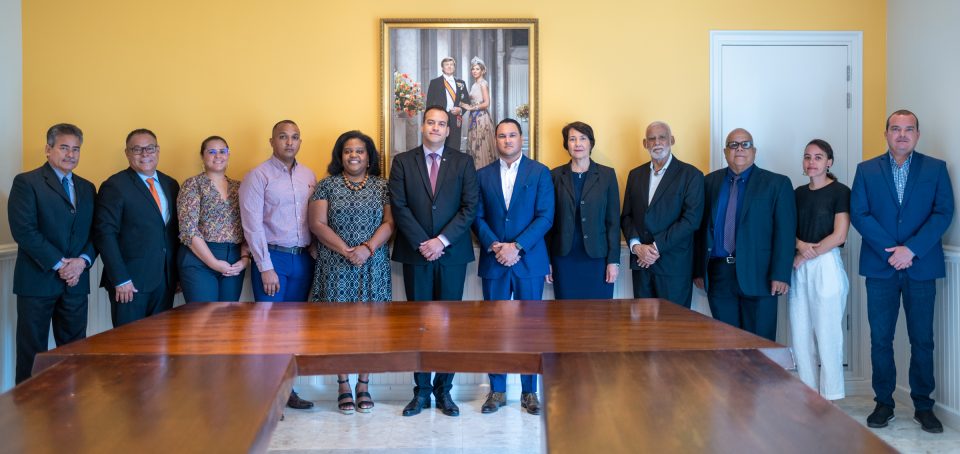 Minister Geoffrey Wever Bishita Di Sociaal Economische Raad