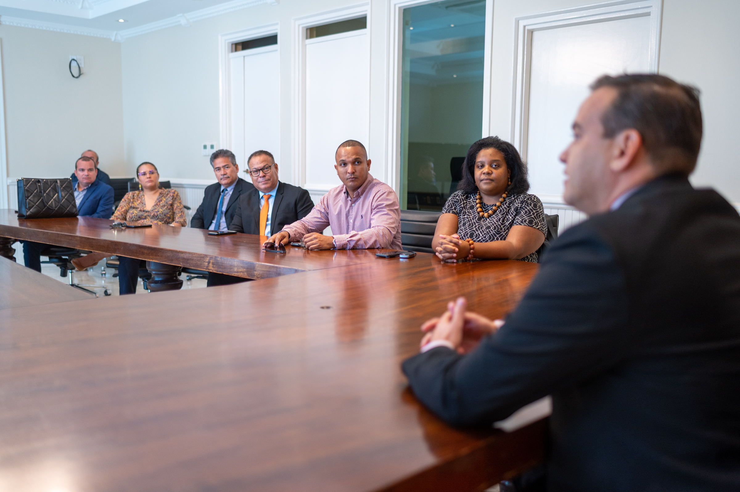 Minister Geoffrey Wever Bishita Di Sociaal Economische Raad2