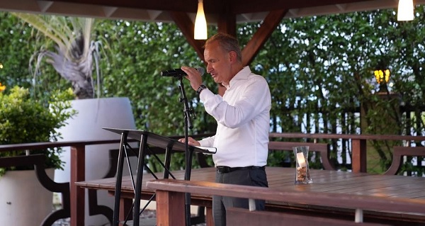 Minister Endy Croes A Atende Recepcion Di Despedida Di Sr. Erwin Arkenbout