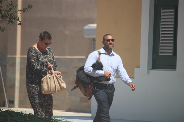 Pa Caso Avestruz Awe A Presenta Den Corte Solamente Abogado Di E Acusadonan 162 Pa Caso Avestruz Awe A Presenta Den Corte Solamente Abogado Di E Acusadonan2