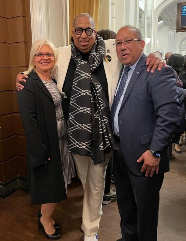 Minister Plenipotenciario Suplente Mr. Ady Thijsen Y Esposa Yshel Thijsen Rasmijn Na Apertura Di Black Achievement