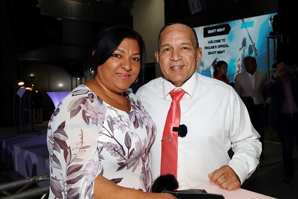 Minister Endy Croes A Hiba Palabra Na Drafting Night Di E Prome Proline Winter Baseball League ....
