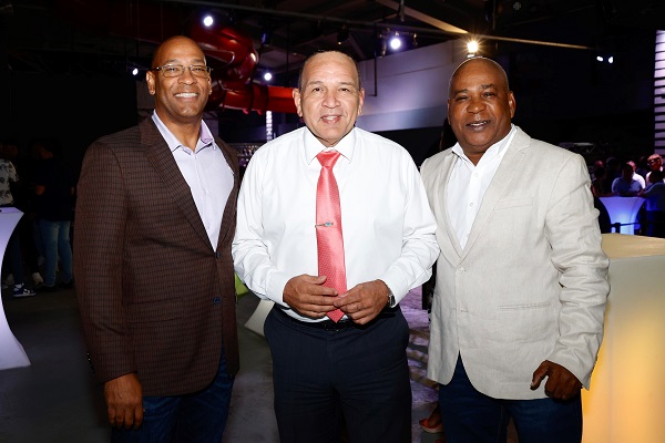Minister Endy Croes A Hiba Palabra Na Drafting Night Di E Prome Proline Winter Baseball League ...3