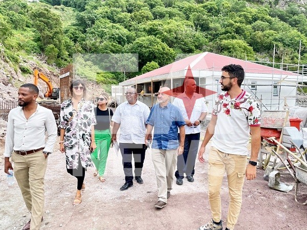 Representante Di Ue Ta Bishita Saba Y Ta Celebra Proyectonan Di Energia Renovabel 160 Representante Di Ue Ta Bishita Saba Y Ta Celebra Proyectonan Di Energia Renovabel.....