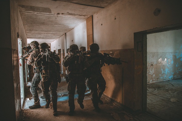 Treinen Militar Na Diferente Sitio Na Boneiru..