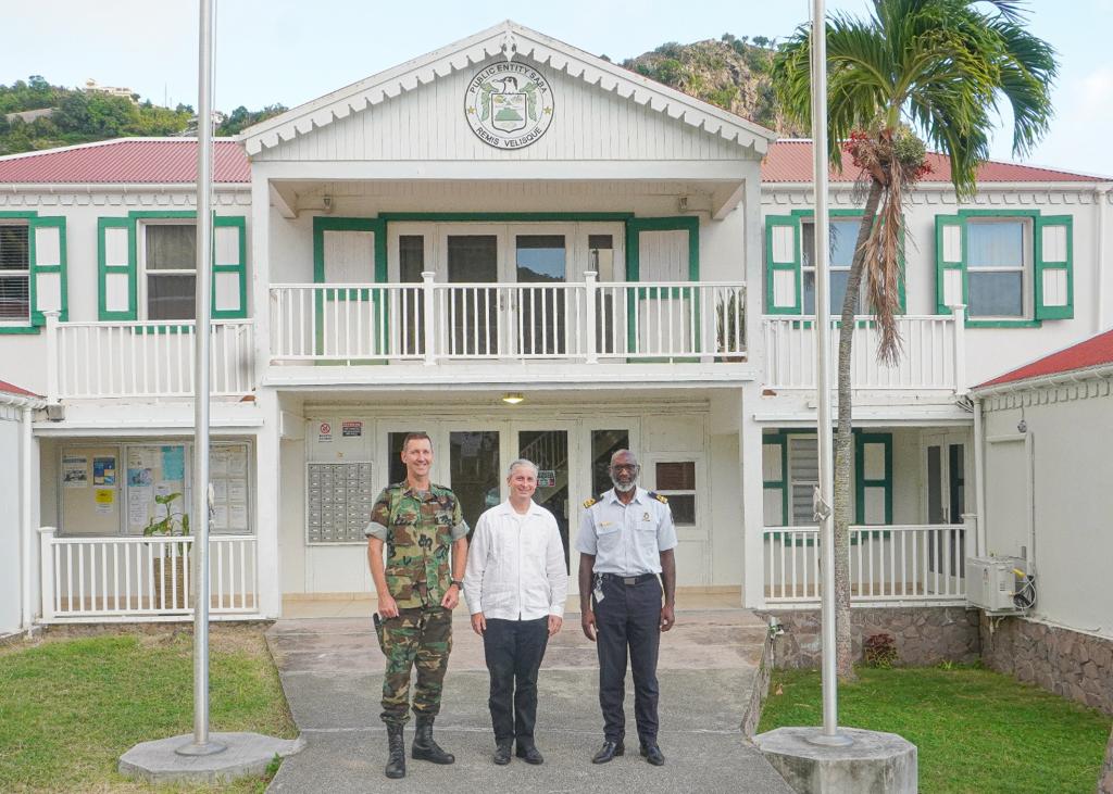 Comandante Di Kustwacht A Bishitya Caribe 1