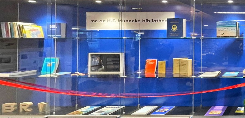 Director Di Arubahuis A Haci Apertura Di Biblioteca Harold Munneke....