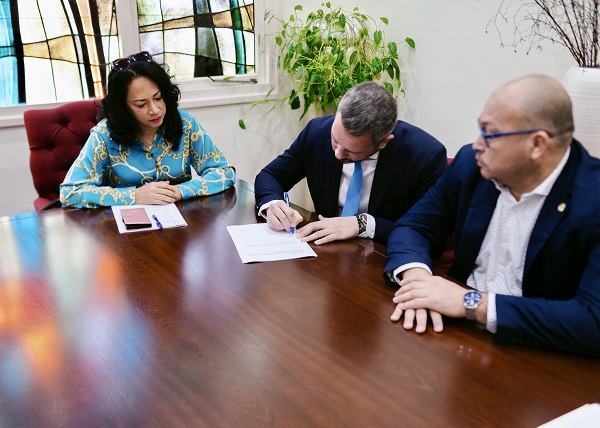 Fraccion Di Accion21 Ta Entrega Ley Na Parlamento Pa Trata Matrimonio Pa Pareha Di Mesun
