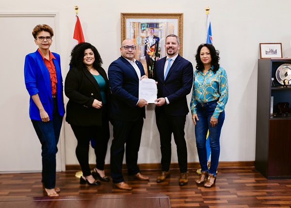 Fraccion Di Accion21 Ta Entrega Ley Na Parlamento Pa Trata Matrimonio Pa Pareha Di Mesun