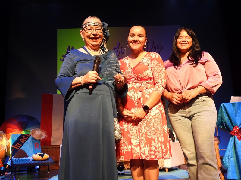 Ministerio Di Cultura Ta Duna Ruthy Vrieswijk Bergen Un Reconocemento Pa Su 50 Ana Den Mundo Di Farandula