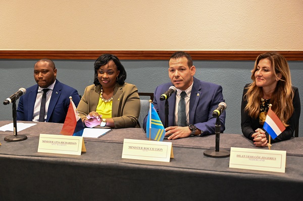 Minister Rocco Tjon: Aruba Tawata Anfitrion Pa E “Justitieel Vierpartijenoverleg” E Aña Aki 163 Aruba Tawata Anfitrion Pa E Justitieel Vierpartijenoverleg E Ana Aki ...6