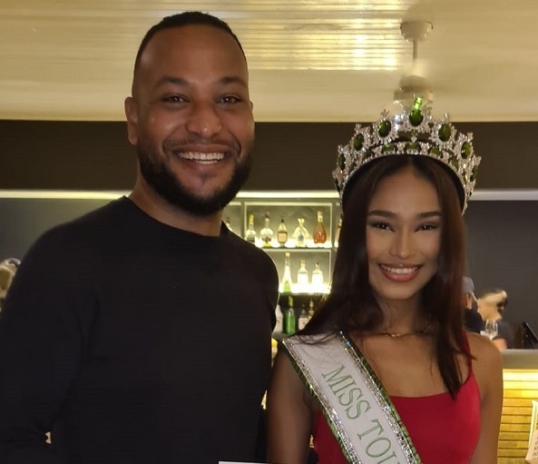 Miss Tourism Bonaire 2023 Signs Agreement With Tourism Corporation Bonaire..3... 1