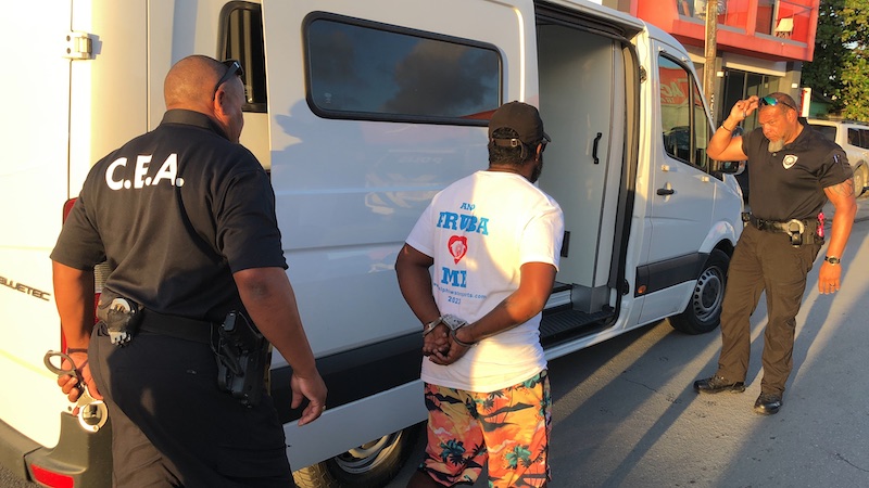 Detencion Na Playa 1