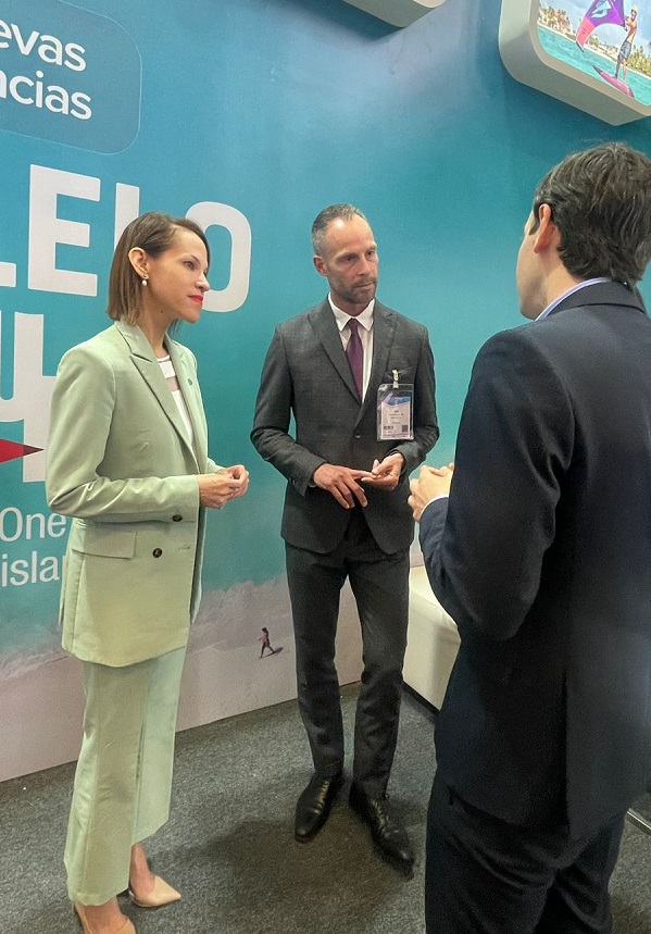 Delegacion Di Aruba Asistiendo Na E Di 42 Edicion Di E Vitrina Turistica Di Anato.......