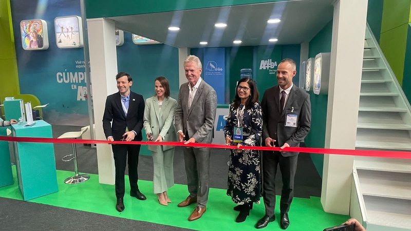 Delegacion Di Aruba Asistiendo Na E Di 42 Edicion Di E Vitrina Turistica Di Anato