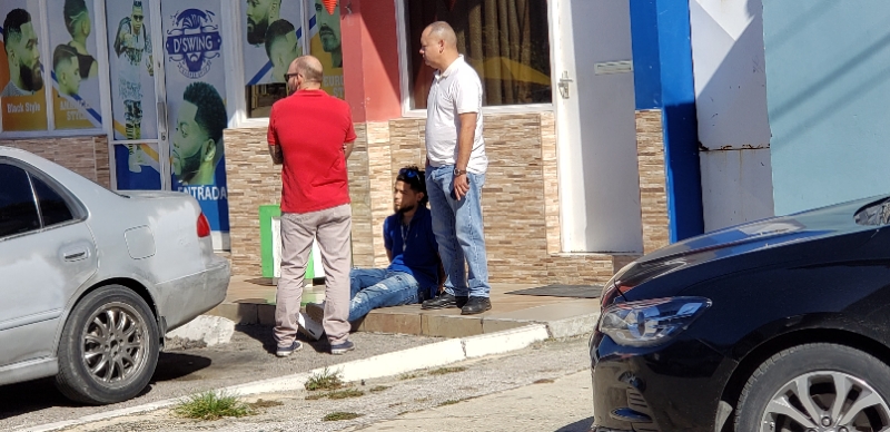 Detencion Di Propetario Di Barbershop Na Playa 160 Detencion Di Propetario Di Barbershop Na Playa....