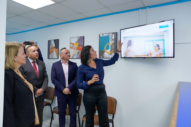 Premier Evelyn Wever - Croes: E Centro Pa Un Estilo Di Bida Saludabel Tin Un Papel Importante Den Prevencion Di Enfermedadnan No Transmisibel 161 E Centro Pa Un Estilo Di Bida Saludabel Tin Un Papel Importante Den Prevencion Di Enfermedadnan No Transmisibel...4
