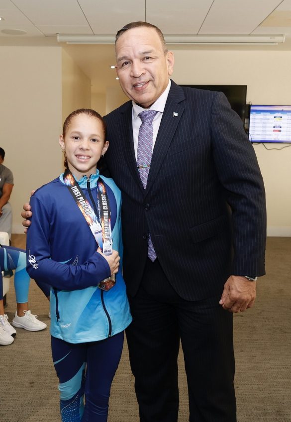 Minister Endy Croes A Ricibi Atletanan Di Gihae Gymnastics Cu A Conkista 152 Medaya Na Orlando Florida