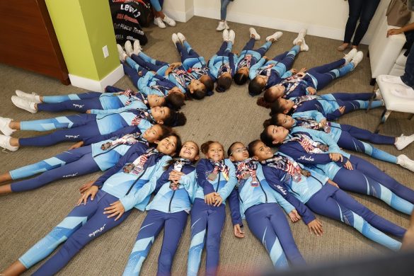 Minister Endy Croes A Ricibi Atletanan Di Gihae Gymnastics Cu A Conkista 152 Medaya Na Orlando Florida..