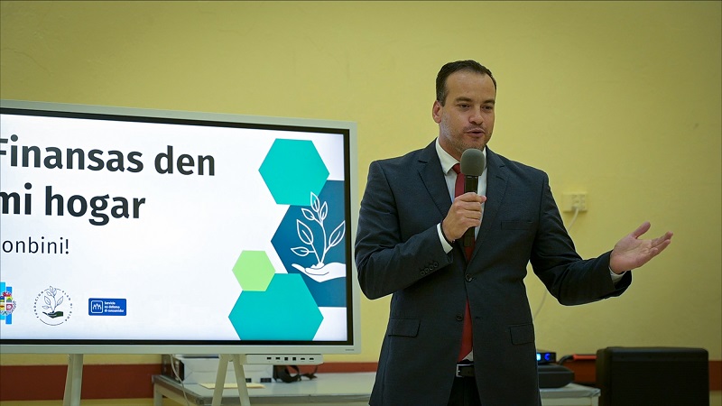 Minister Geoffrey Wever 4