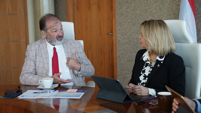 Prome Minister, Minister Glenbert Croes Y Profesionalnan A Reuni Cu Representante Undp 161 Prome Minister Minister Glenbert Croes Y Profesionalnan A Reuni Cu Representante Undp..2