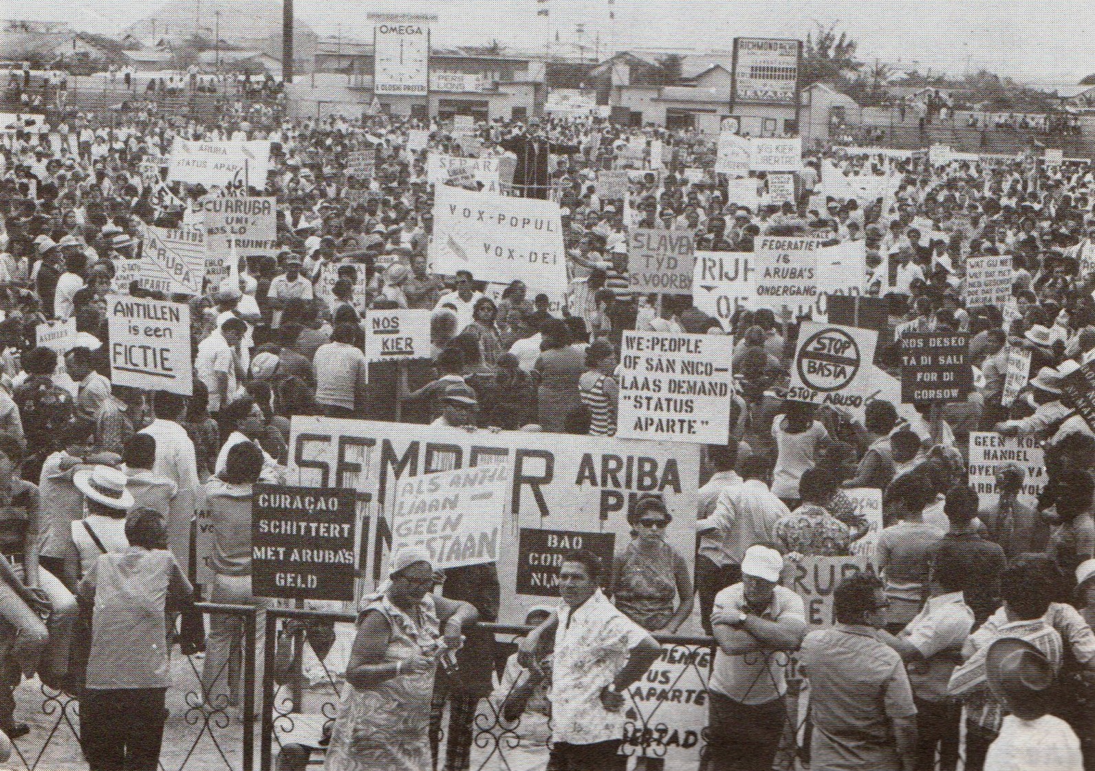 18 Di Maart Nos Ta Recorda Tambe Cu 50 Aña Pasa Un Manifestacion Masal A Ser Organisa Den Wilhelminastadion 160 18 Maart 1973