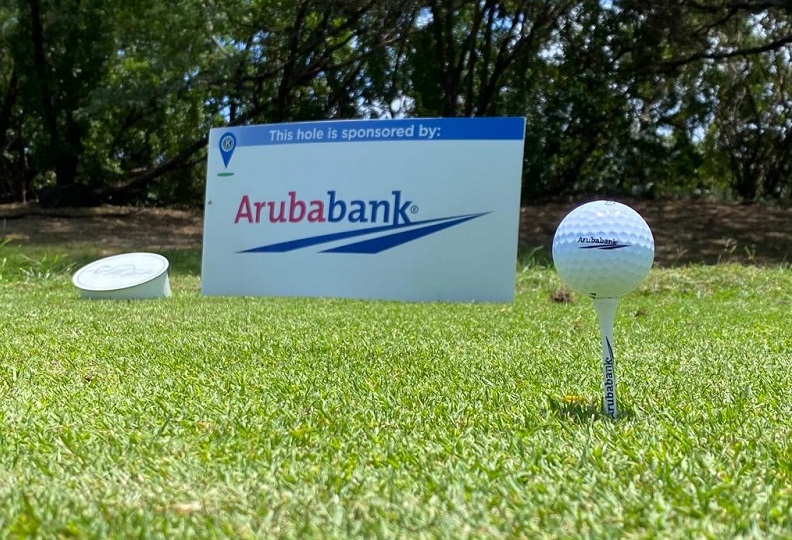 Aruba Bank Ta Aporta Na E Di 13 Edicion Di Kiwanis Su Torneo Di Golf Caritativo