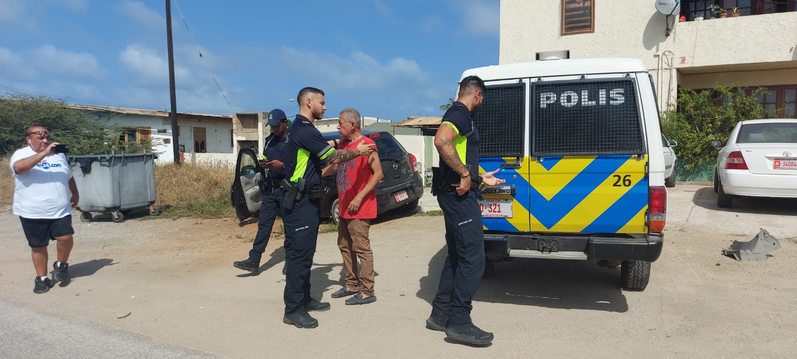 Boksmento Cu Detencion Riba Caminda Di Montana..2