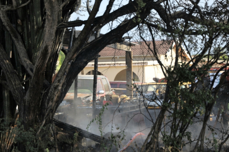 Brandweer Aruba Cu Man Yen Diamars Atardi; Berghok A Kima Na Piedra Plat 163 Brandweer Aruba Cu Man Yen Diamars Atardi Berghok A Kima Na Piedra Plat..1