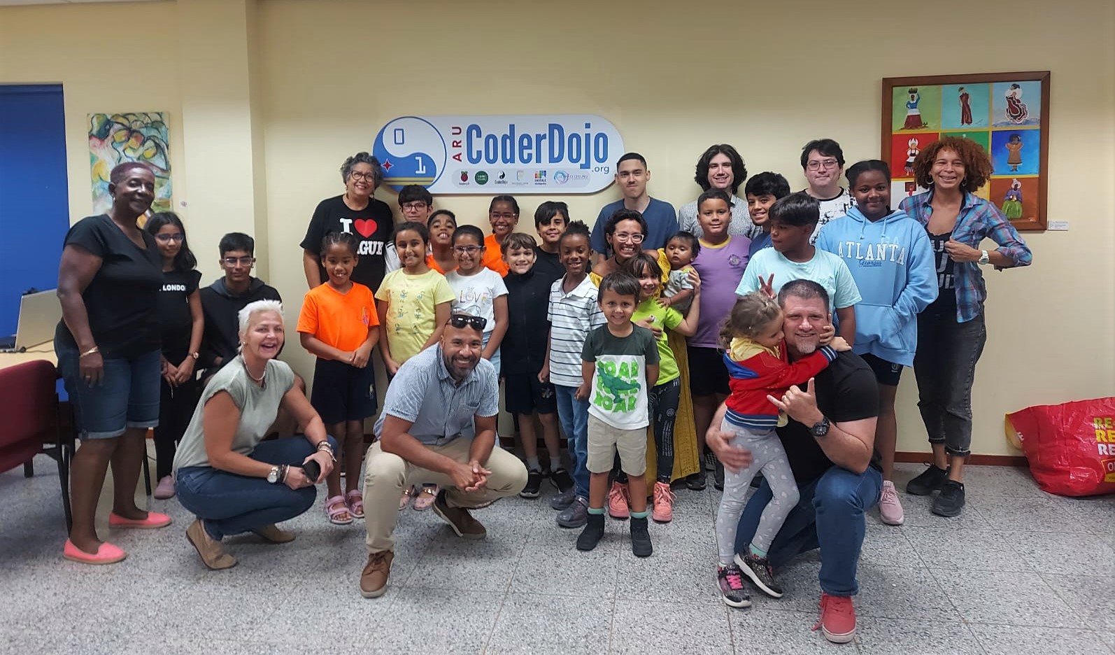 Coder Dojo pa mucha di tur edad na biblioteca - EA News Aruba