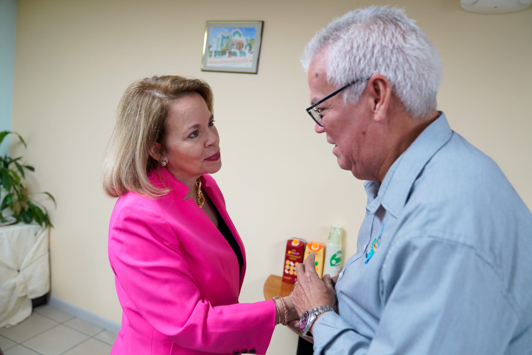 Prome Minister Evelyn Wever Croes A Reuni Cu Bureau Interne Diensten Bid Riba Varios Topico..