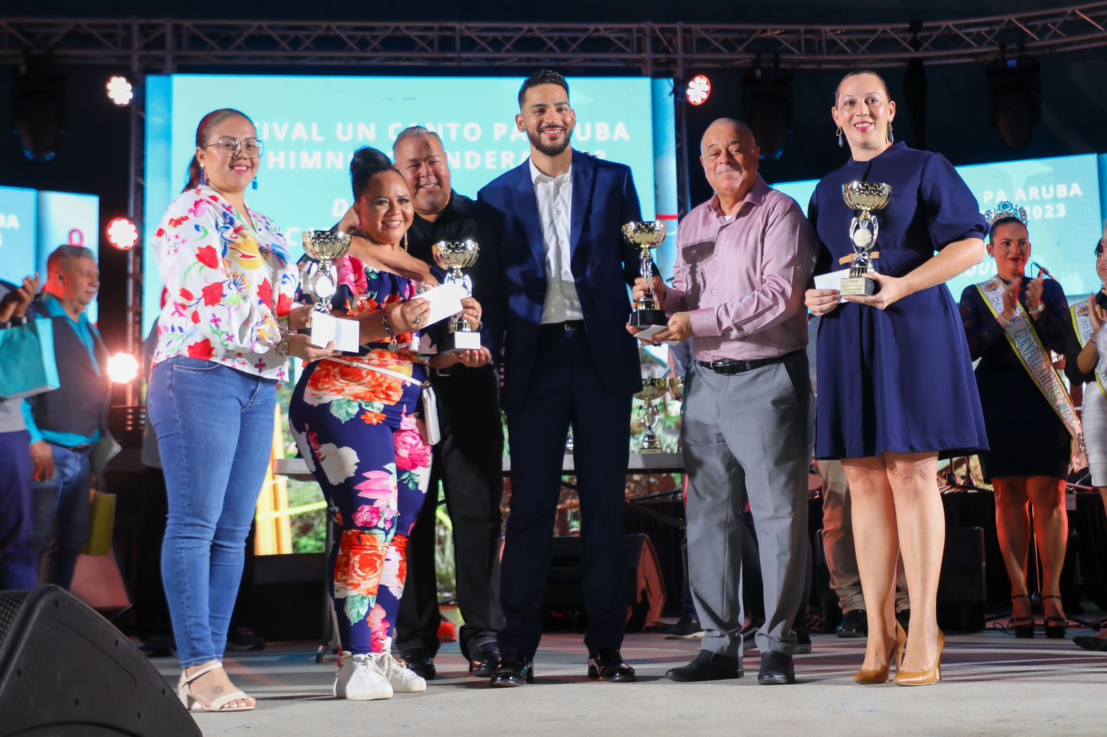 Minister Xiomara Maduro Ta Felicita Ganador Maximo Ghislaine Grant 165 Image 4