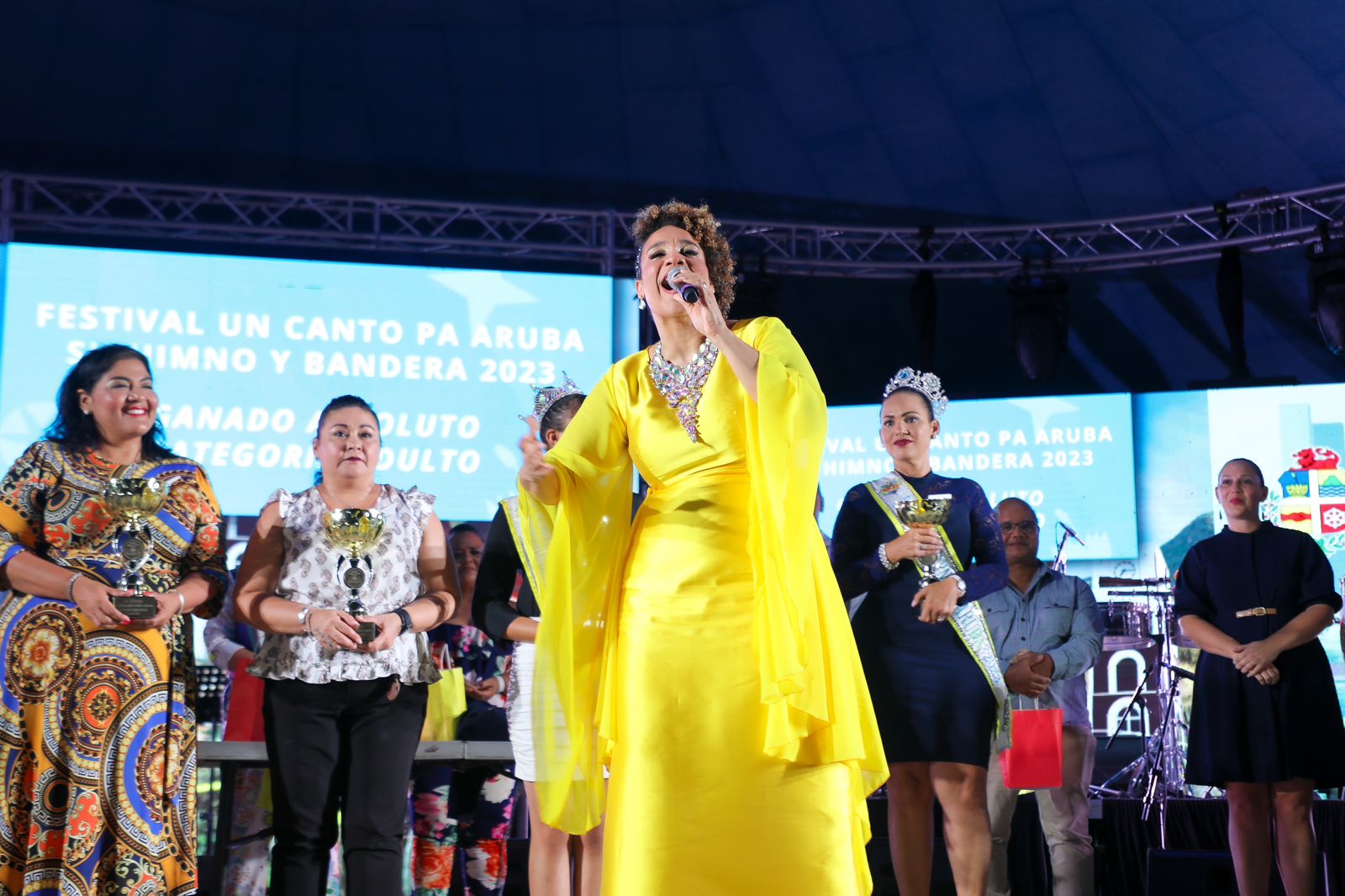 Minister Xiomara Maduro Ta Felicita Ganador Maximo Ghislaine Grant 166 Image 5
