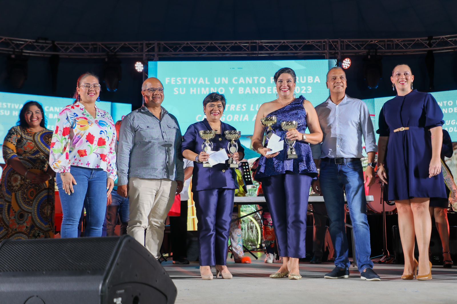 Minister Xiomara Maduro Ta Felicita Ganador Maximo Ghislaine Grant 168 Image 7