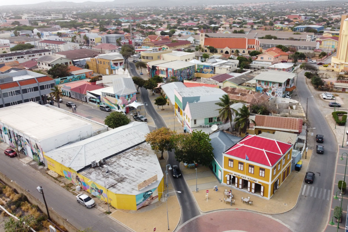 Minister Geoffrey Wever Lo Presenta Na Parlamento 30 Di Maart: Modelo Economico Nobo Pa Kick-Start Sostenibilidad Na Aruba 160 San Nicolas View Built Environment