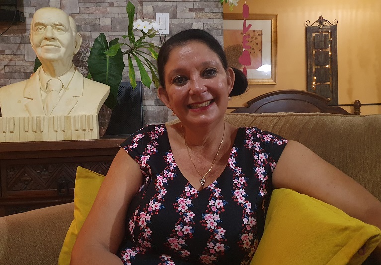 Sra Antonieta Ras Booi .