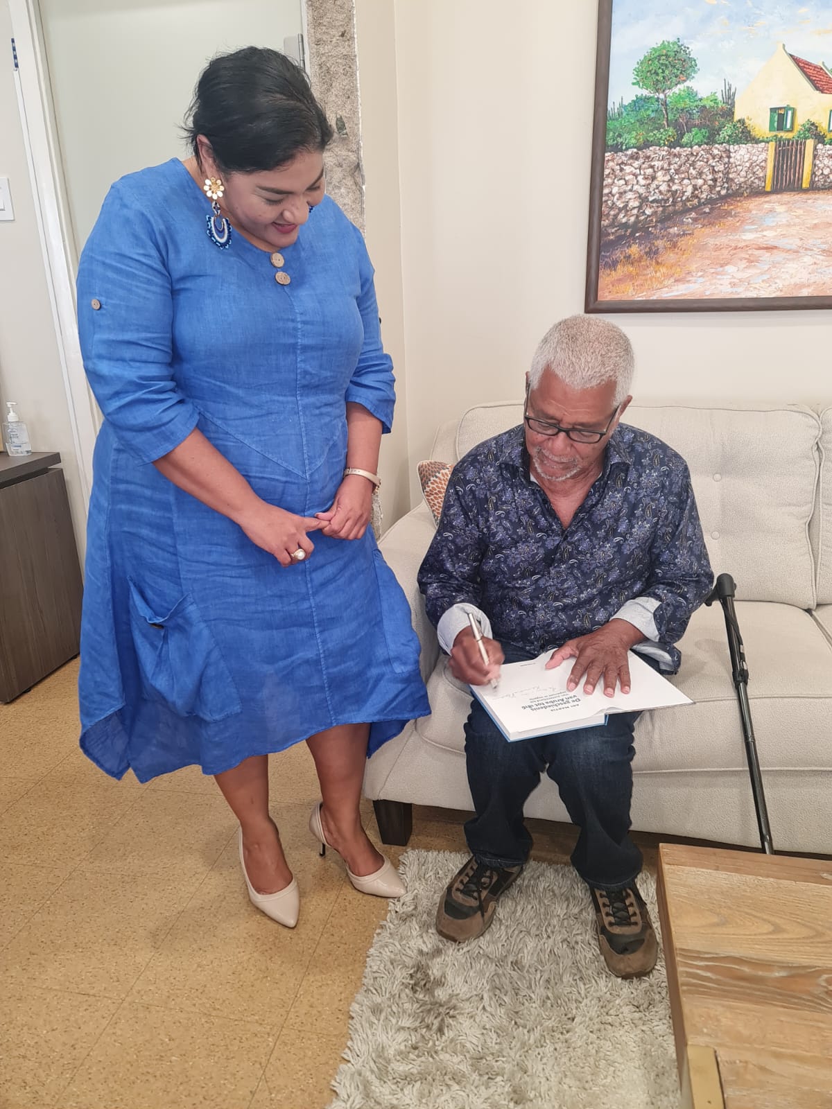 Minister Maduro Ta Gradici Sr. Adi Martis Pa Su Aporte Valioso Pa Documenta E Historia Di Nos Pais Den Su Buki 'Historia Di Aruba Te Cu 1816, Di Isla Ruman Pa Imperium In Imperio' 161 Buki Adi Martis 03