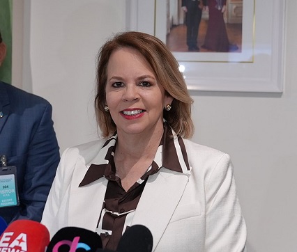 Prome Minister Evelyn Wever Croes A Yega Aruba Cu Bon Noticia