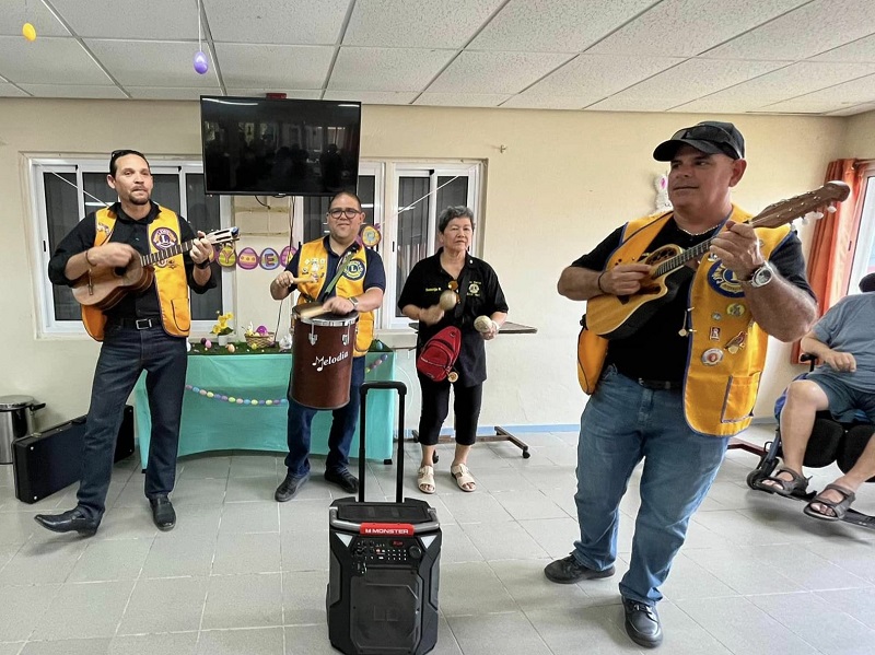 Casnan Di Nos Grandinan Contento Cu Ayudo Di Aruba Lions Club 161 Alc Paviljoen.02