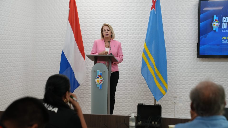 Prome Minister Evelyn Wever Croes 3