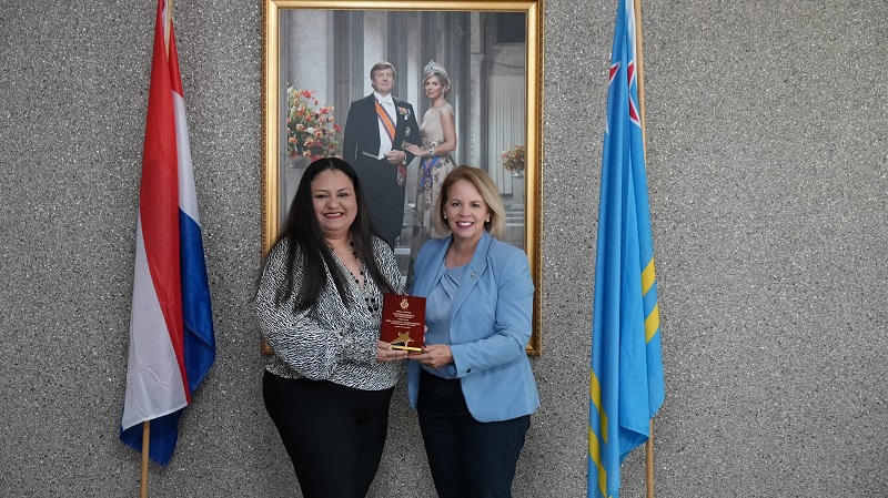 Prome Minister Evelyn Wever-Croes Ta Felicita Chastity Kock-Hodge Cu Celebracion Di Su 25 Aniversario Di The Chaz Model &Amp; Talent School 162 Reconocemento Chaz Model 1