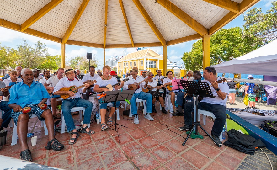 Tourism Corporation Bonaire Signs A Partnership With Musicians Of Hofi Kultural